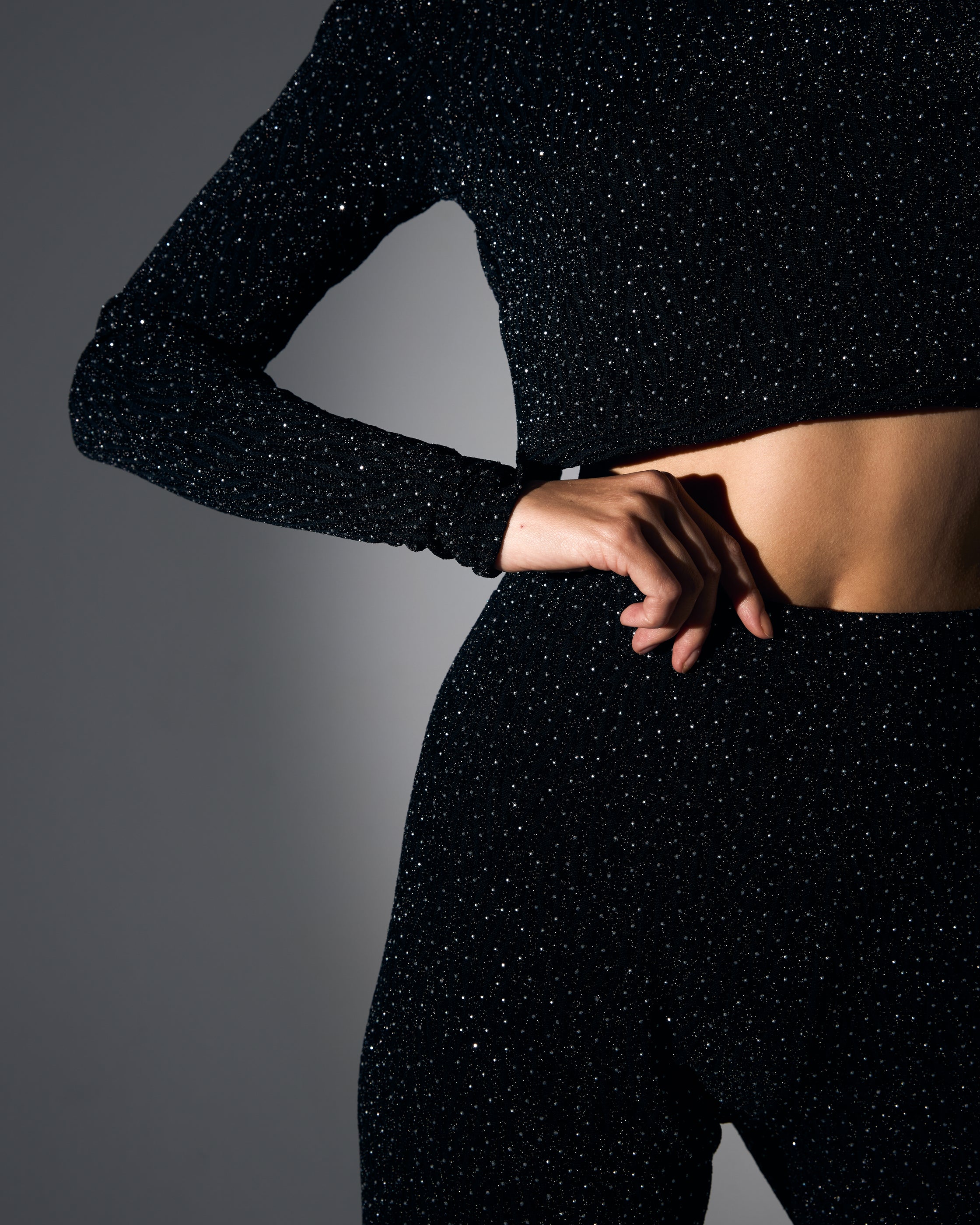 Sırtı Açık Crop Bluz ve İspanyol Paça Pantolon Siyah Üzeri Taşlı Takım