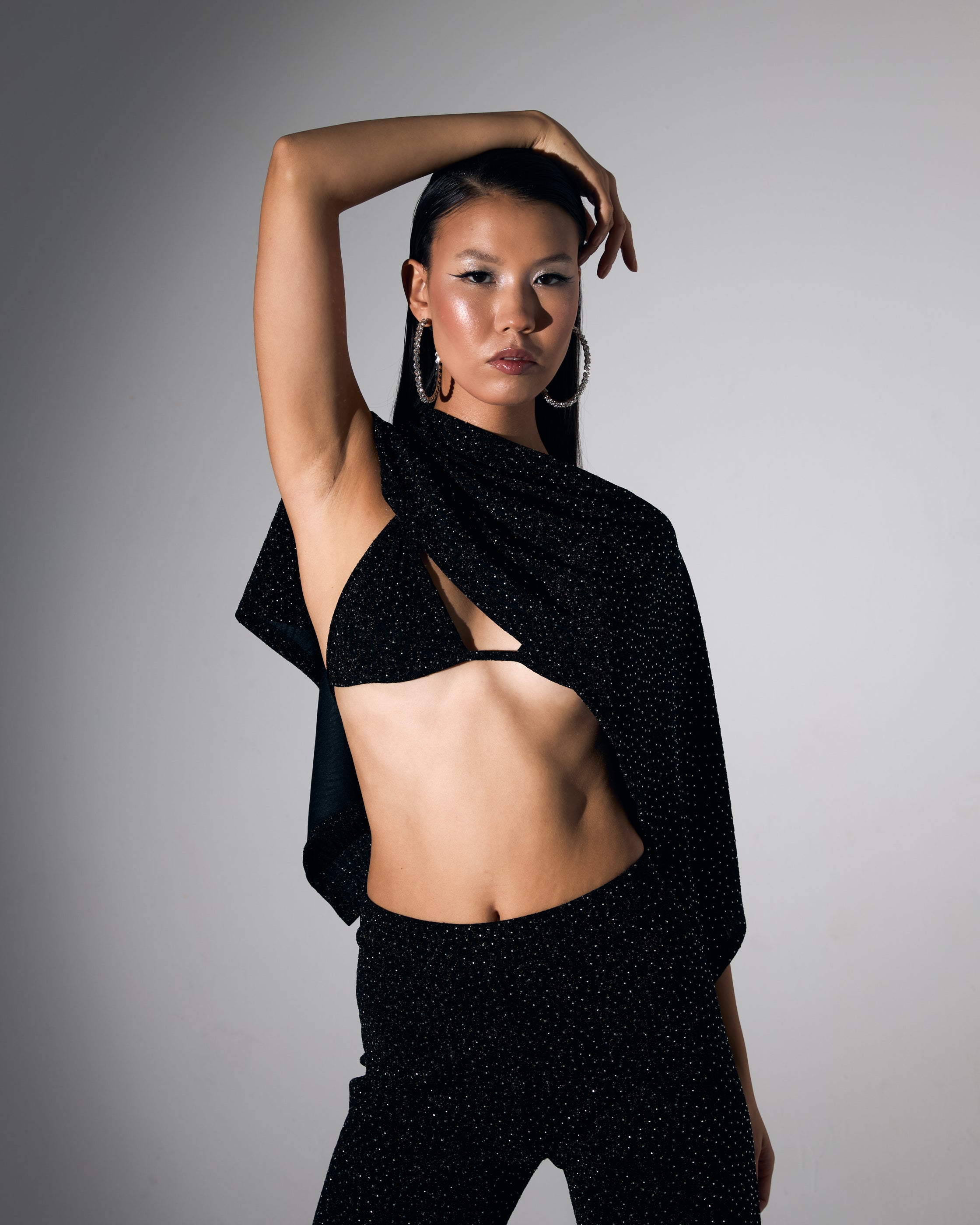 Bikini Bluz Pelerin ve İspanyol Paça Pantolon Siyah Üzeri Taşlı Takım