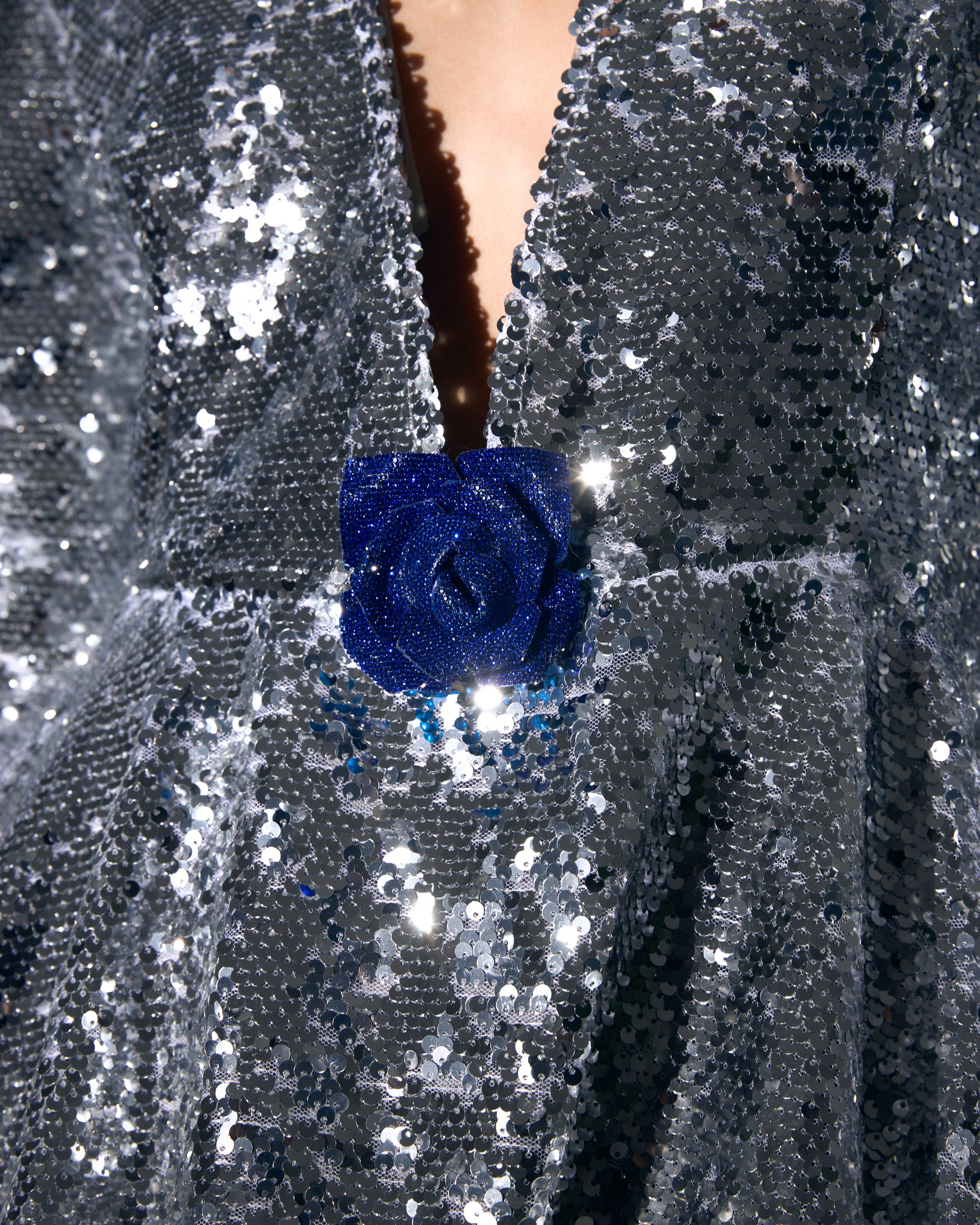 Derin V Yaka Balon Etek Gümüş Payetli Mini Abiye Elbise