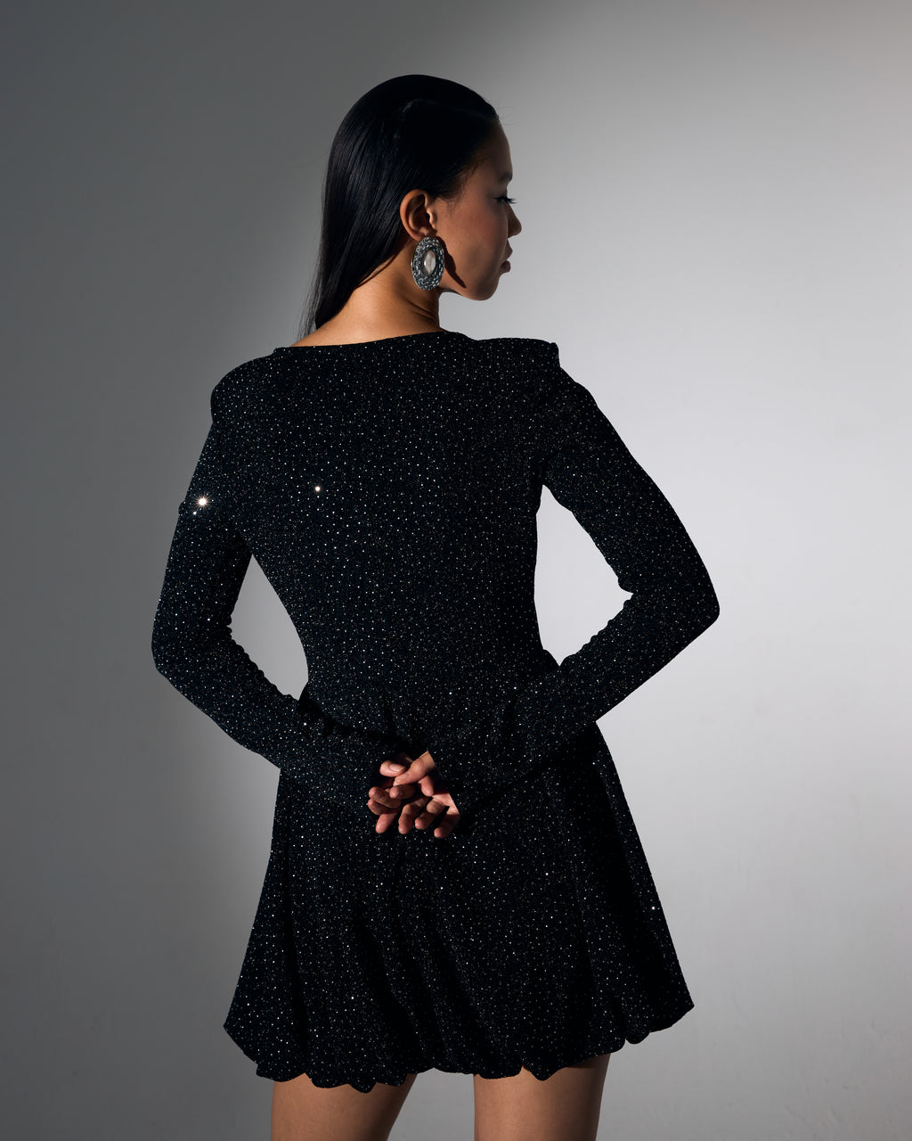 Derin V Yaka Balon Etek Siyah Üzeri Taş İşlemeli Mini Abiye Elbise