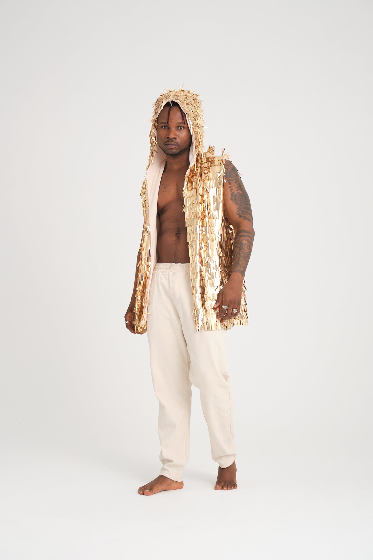 Gold Uzun Pullu Kapüşonlu Yelek