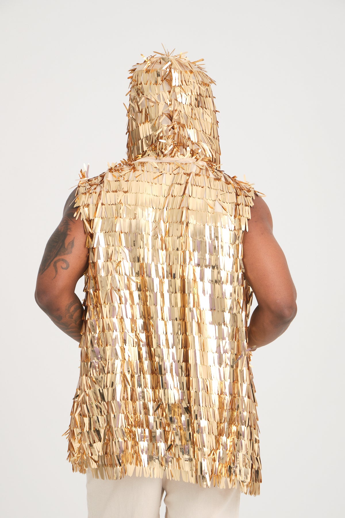 Gold Uzun Pullu Kapüşonlu Yelek