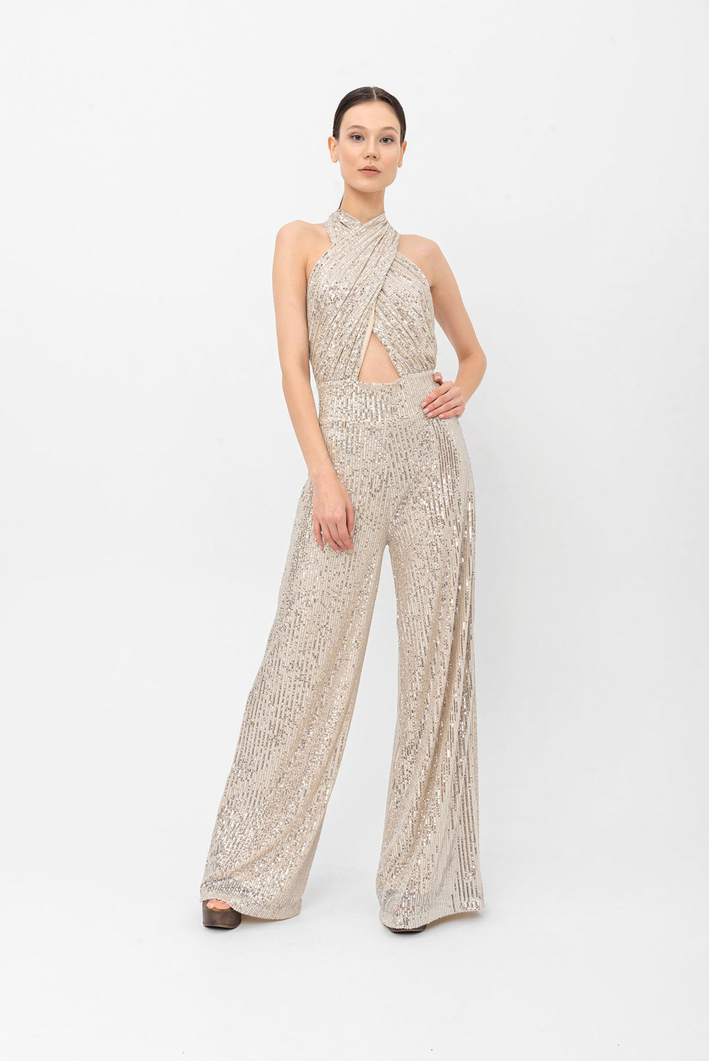 Pul Payetli Halter Yaka Şampanya Bej Wide Leg Tulum