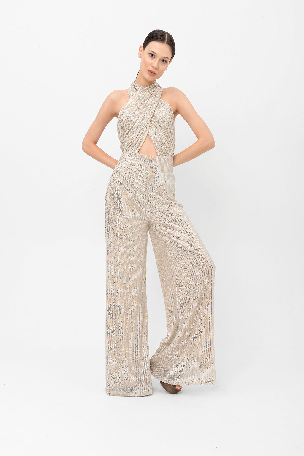 Pul Payetli Halter Yaka Şampanya Bej Wide Leg Tulum