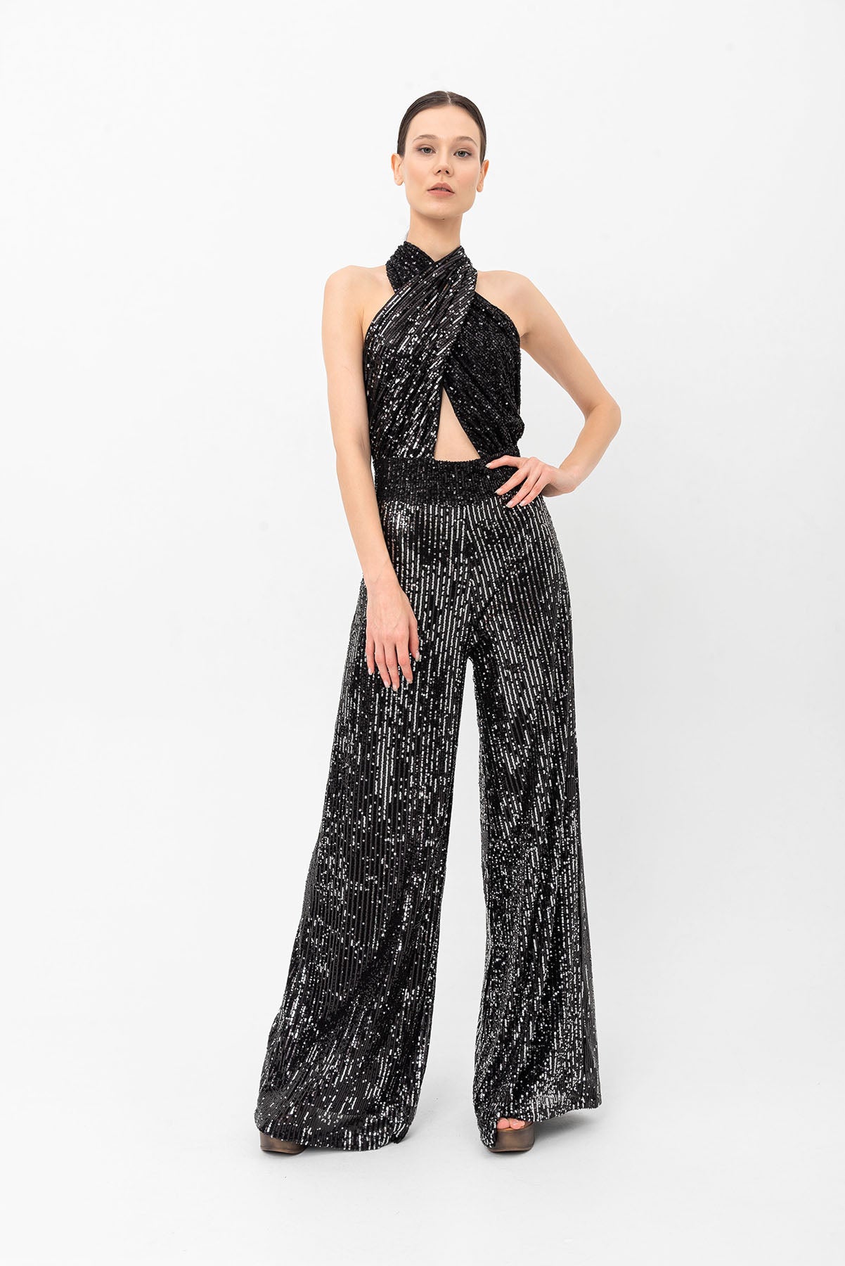 Pul Payetli Halter Yaka Siyah Gümüş Wide Leg Tulum