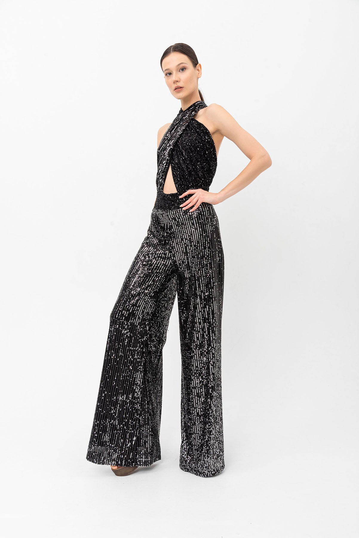 Pul Payetli Halter Yaka Siyah Gümüş Wide Leg Tulum