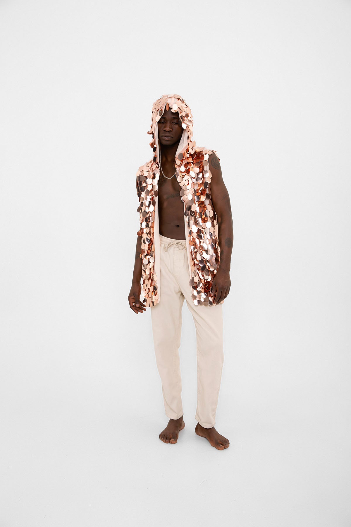 Büyük Gold Pullu Kapüşonlu Yelek