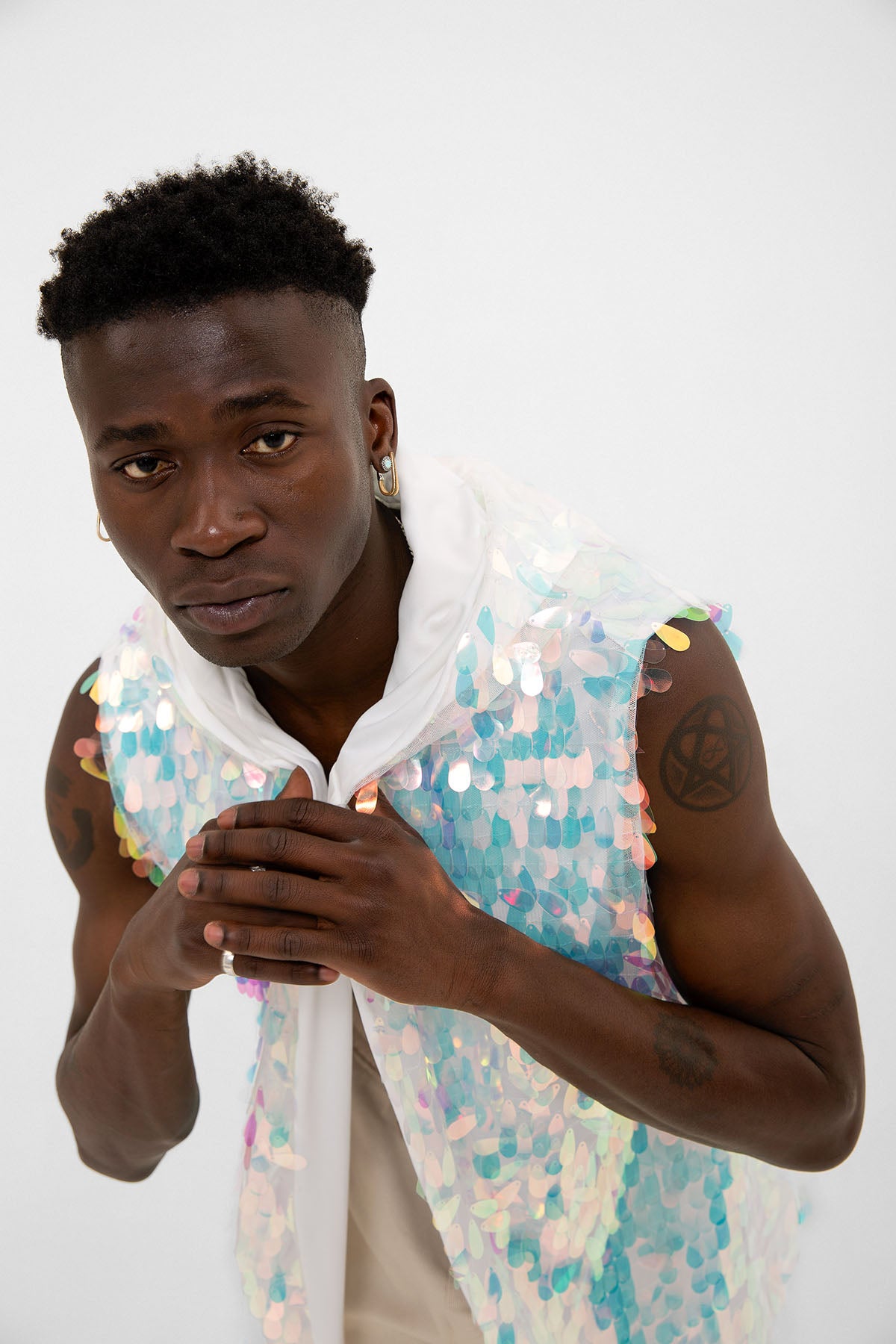 Beyaz Hologram Mermaid Pullu Kapüşonlu Yelek