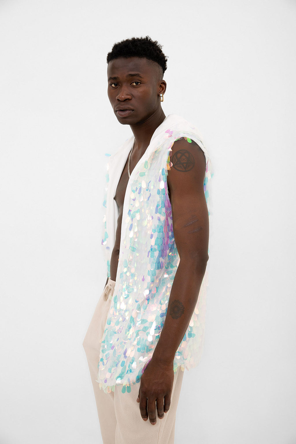 Beyaz Hologram Mermaid Pullu Kapüşonlu Yelek