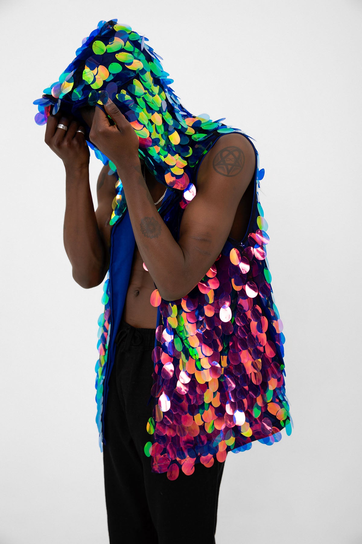 Mavi Yeşil Hologram Mermaid Pullu Kapüşonlu Yelek