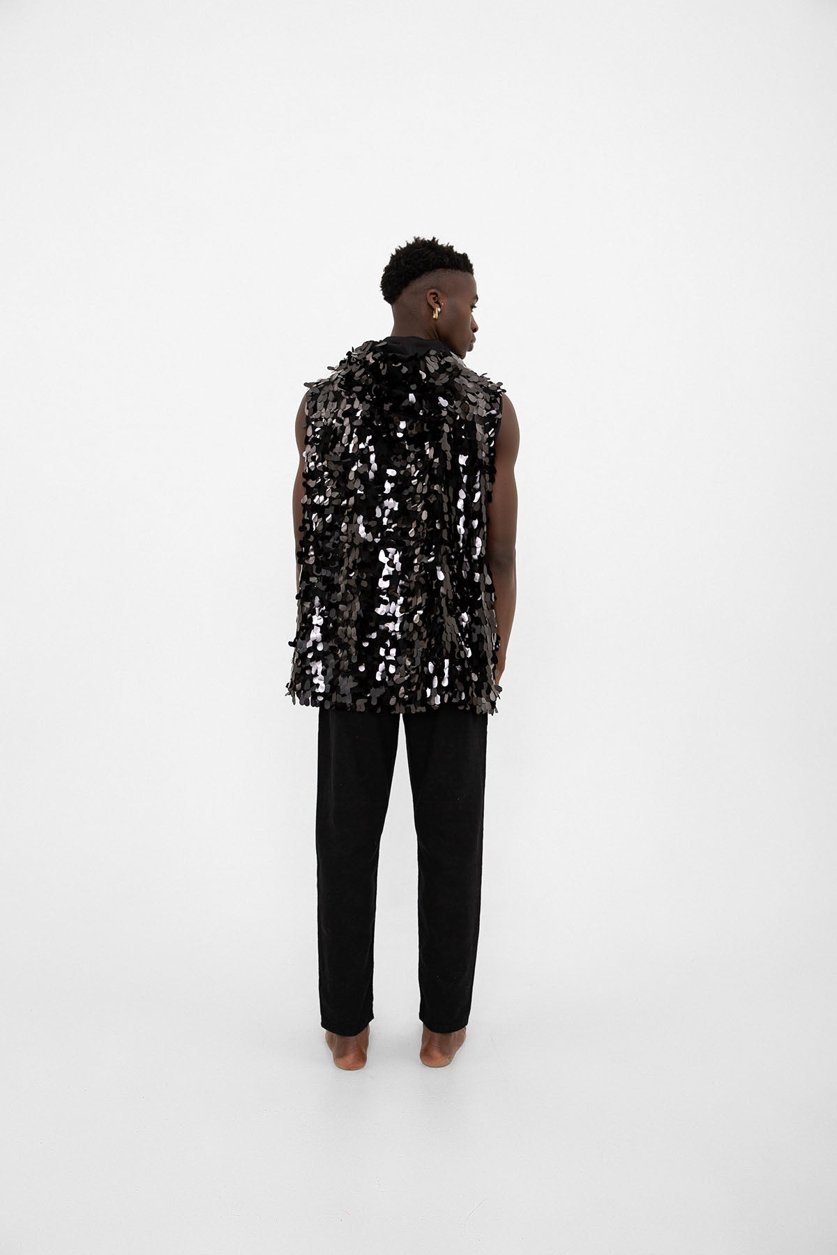 Siyah Büyük Pullu Kapüşonlu Yelek