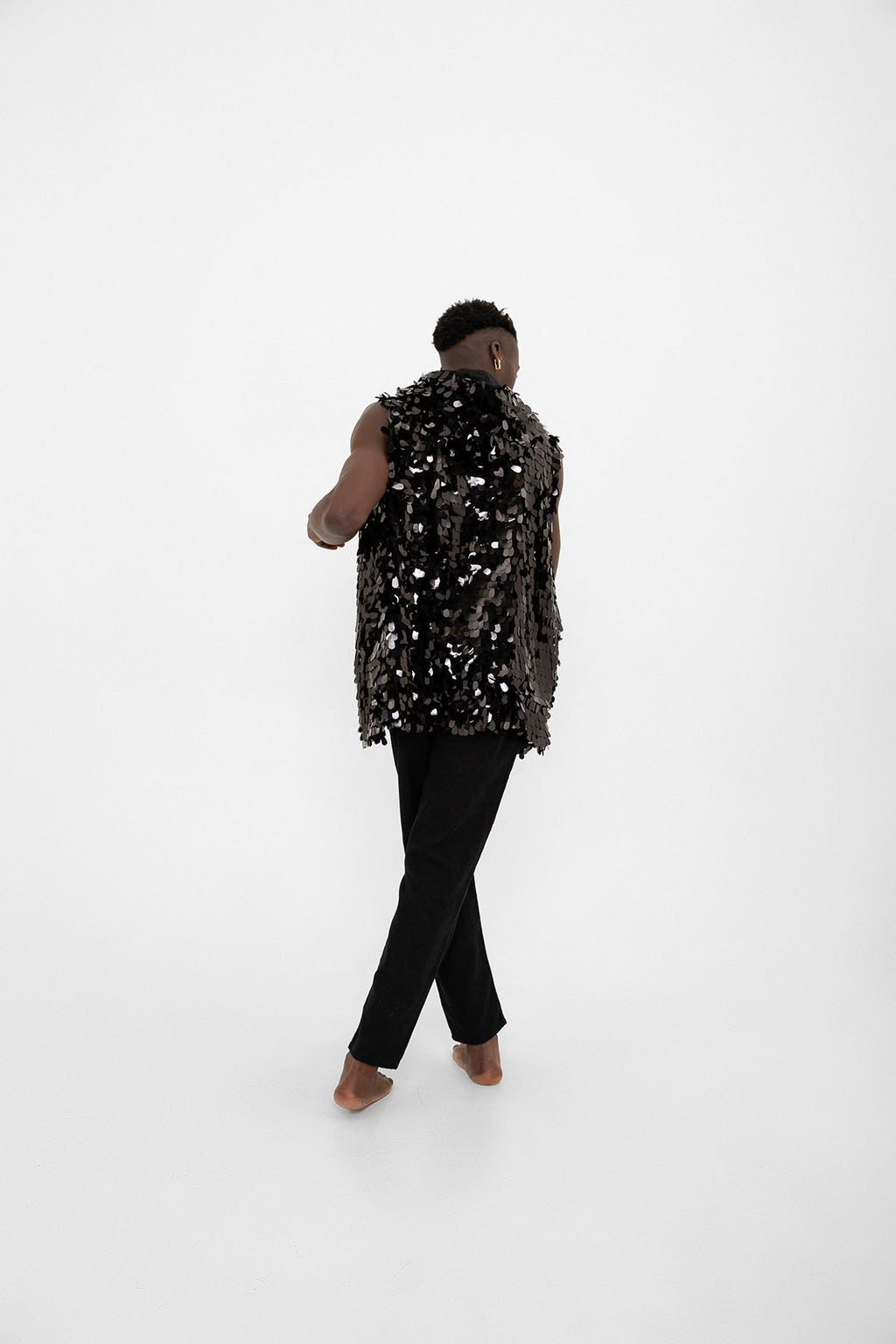 Siyah Büyük Pullu Kapüşonlu Yelek