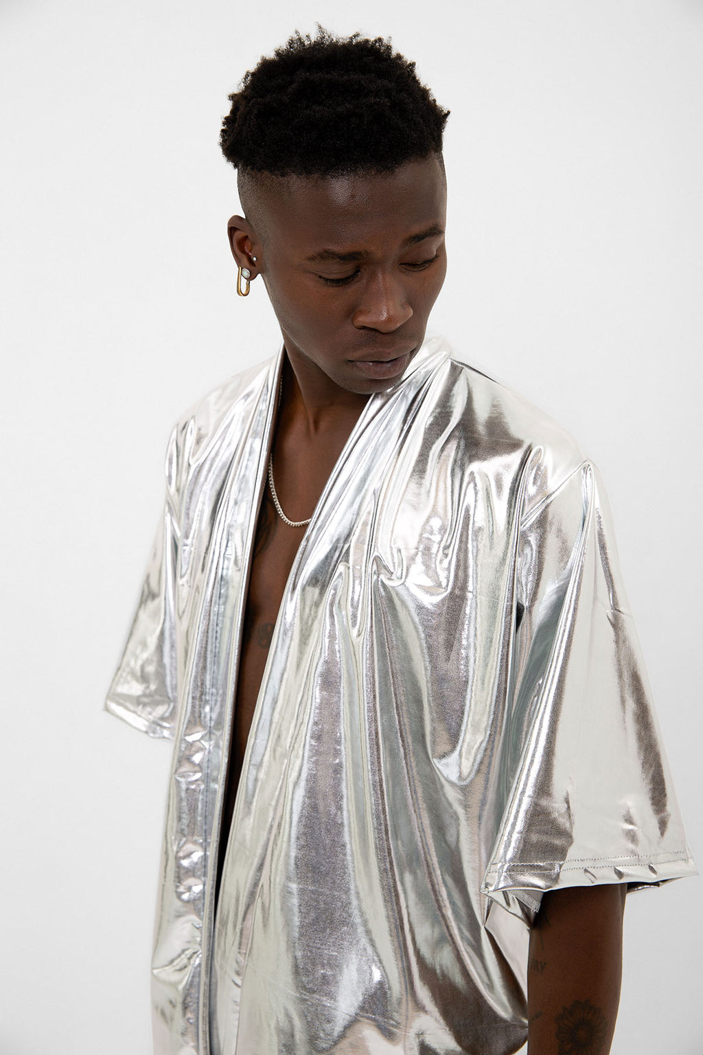 Gümüş Parlak Kumaşlı Festival Kimono