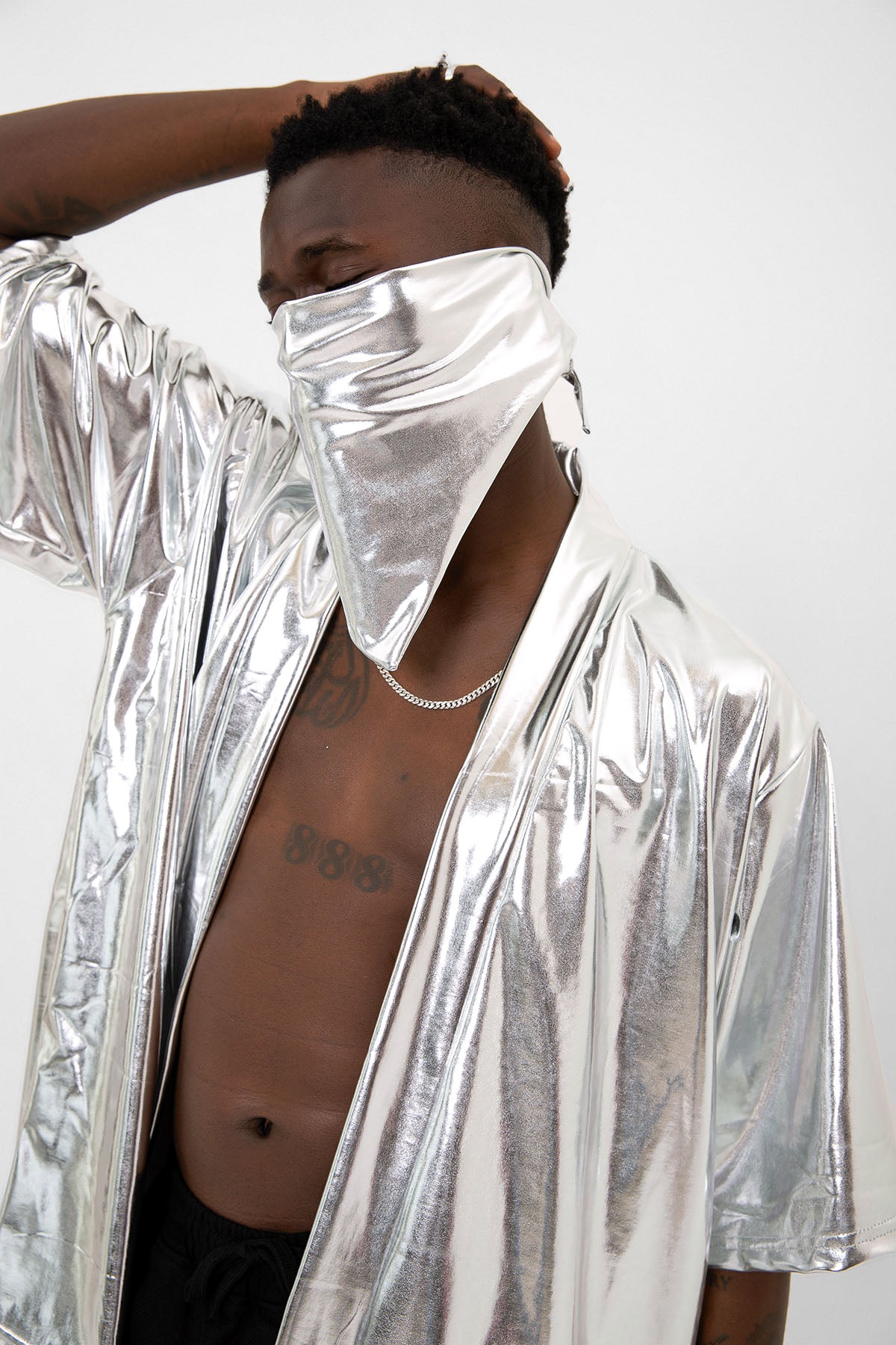 Gümüş Parlak Kumaşlı Festival Kimono