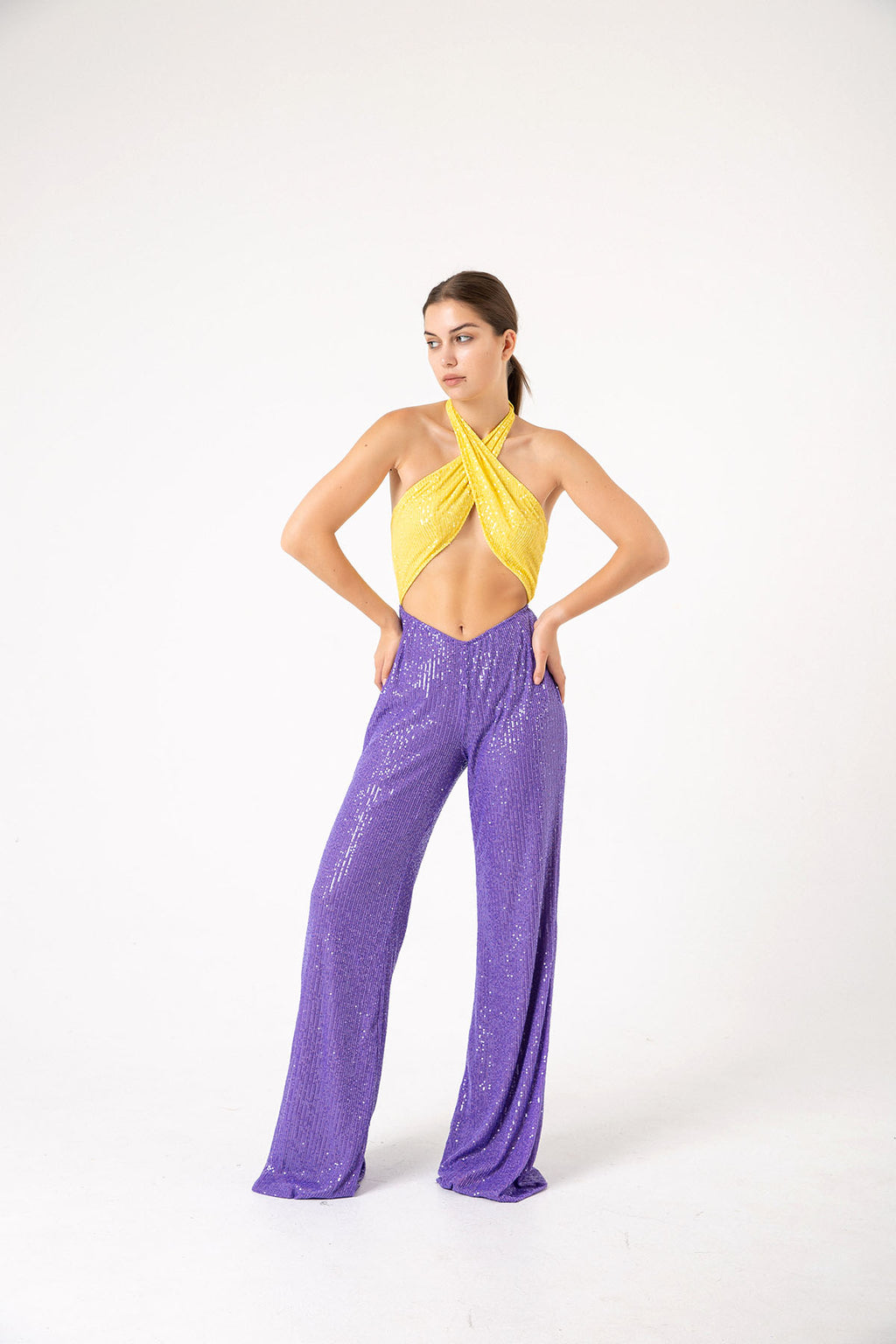 Pul Payetli Halter Yaka Sarı Mor İspanyol Paça Tulum