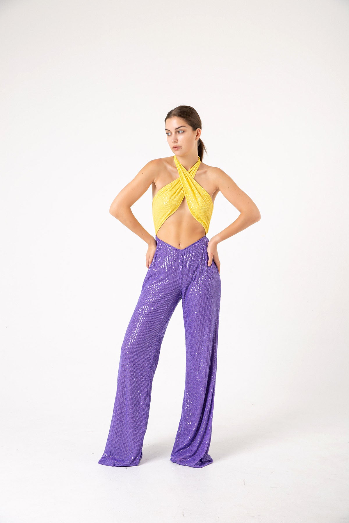Pul Payetli Halter Yaka Sarı Mor İspanyol Paça Tulum