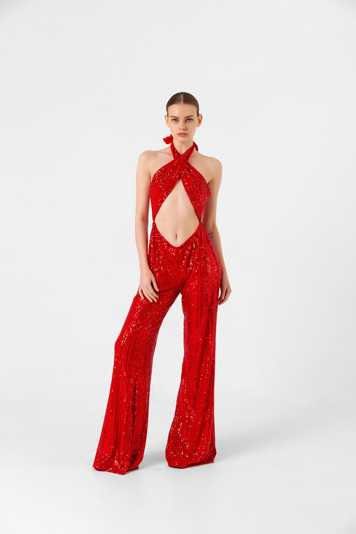 Pul Payetli Halter Yaka Kırmızı İspanyol Paça Tulum