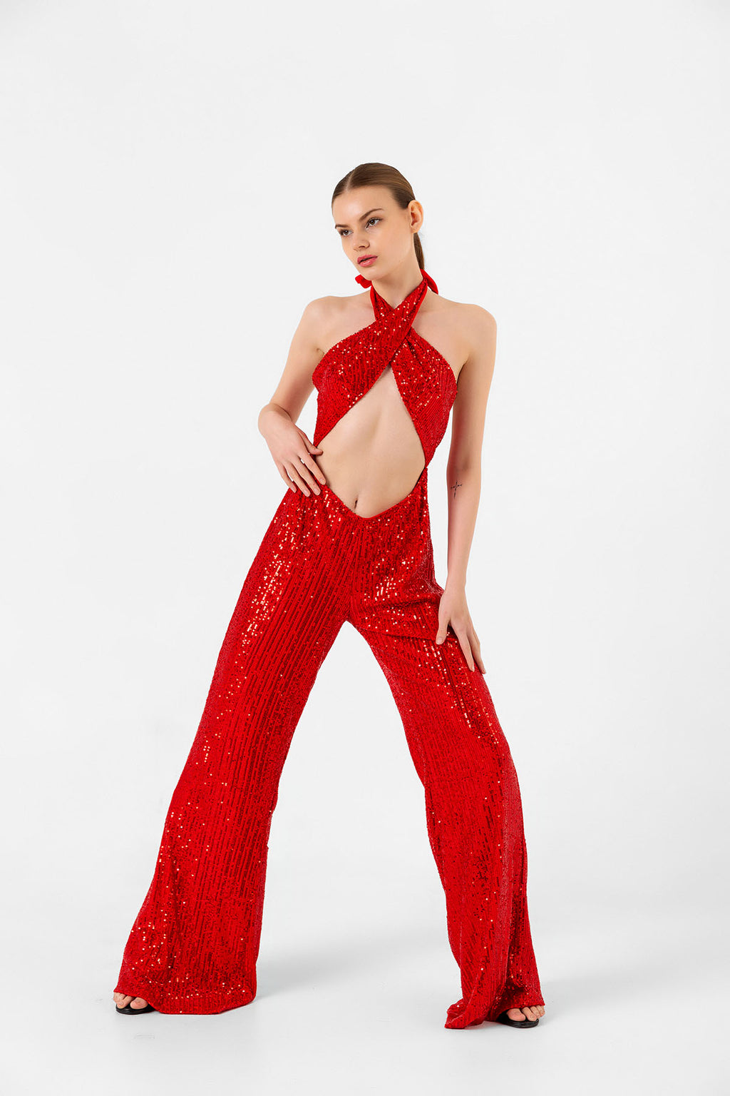 Pul Payetli Halter Yaka Kırmızı İspanyol Paça Tulum