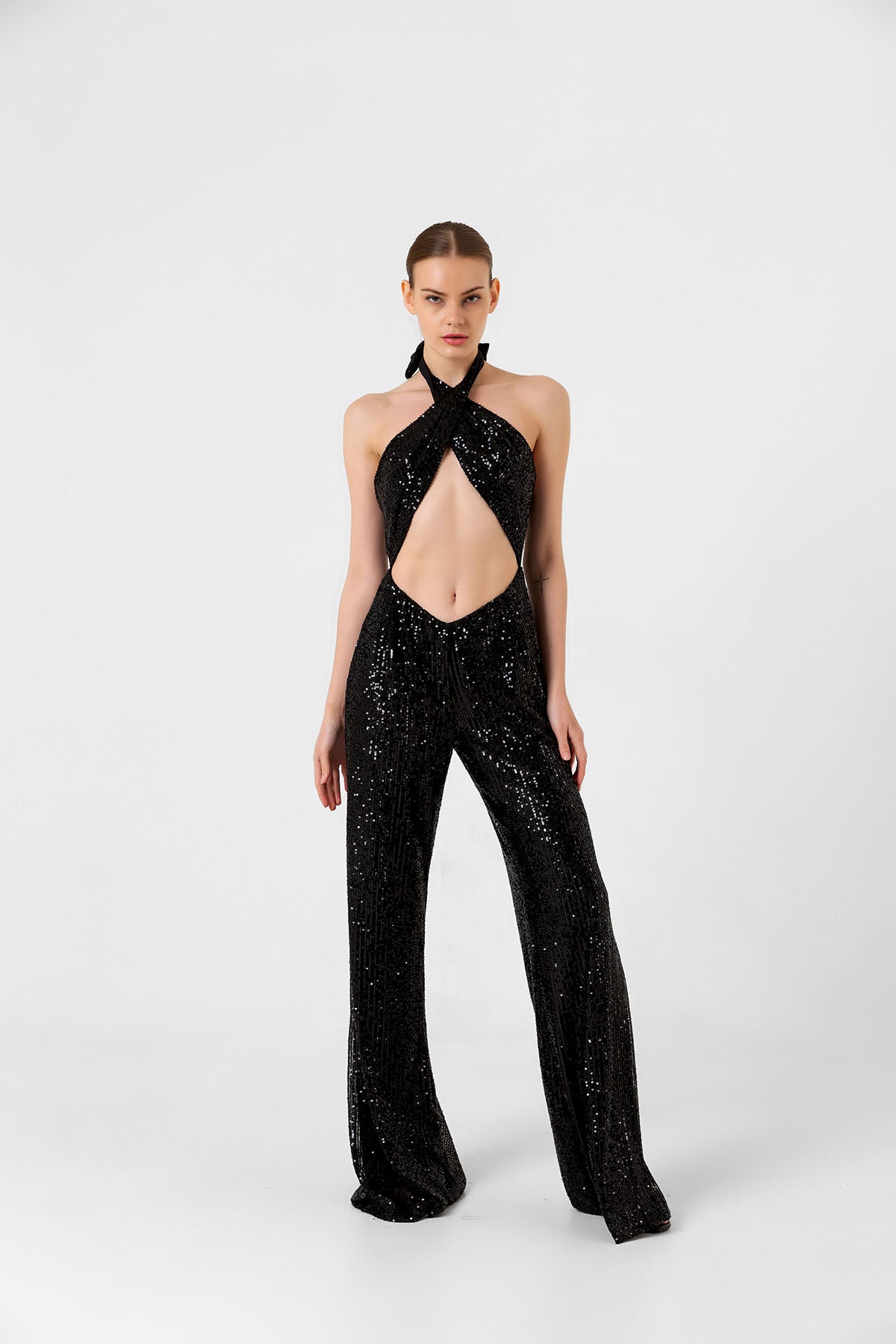 Pul Payetli Halter Yaka Siyah İspanyol Paça Tulum